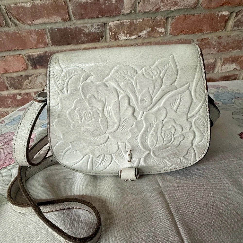 Beautiful Patricia Nash Crossbody - Picture 14 of 14